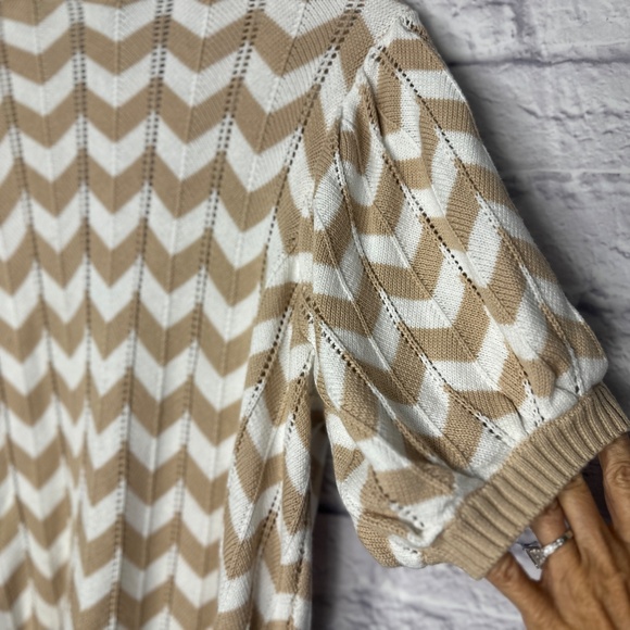 Preppy Chevron Puff-Sleeve Knit Cardigan with a retro vibe – Size S - Picture 2 of 8
